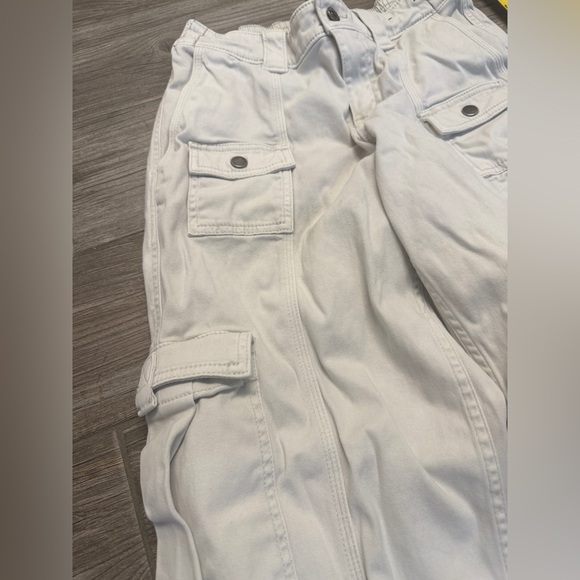 Hollister Cream y2k Low-Rise Baggy Cargo Pants - Picture 3 of 7